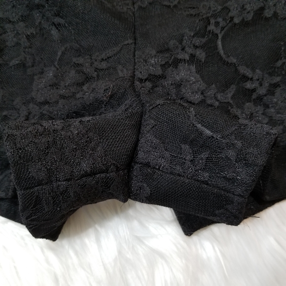 WINDSOR Shorts Black with lace on the outside, SIZE Large. - Picture 12 of 16